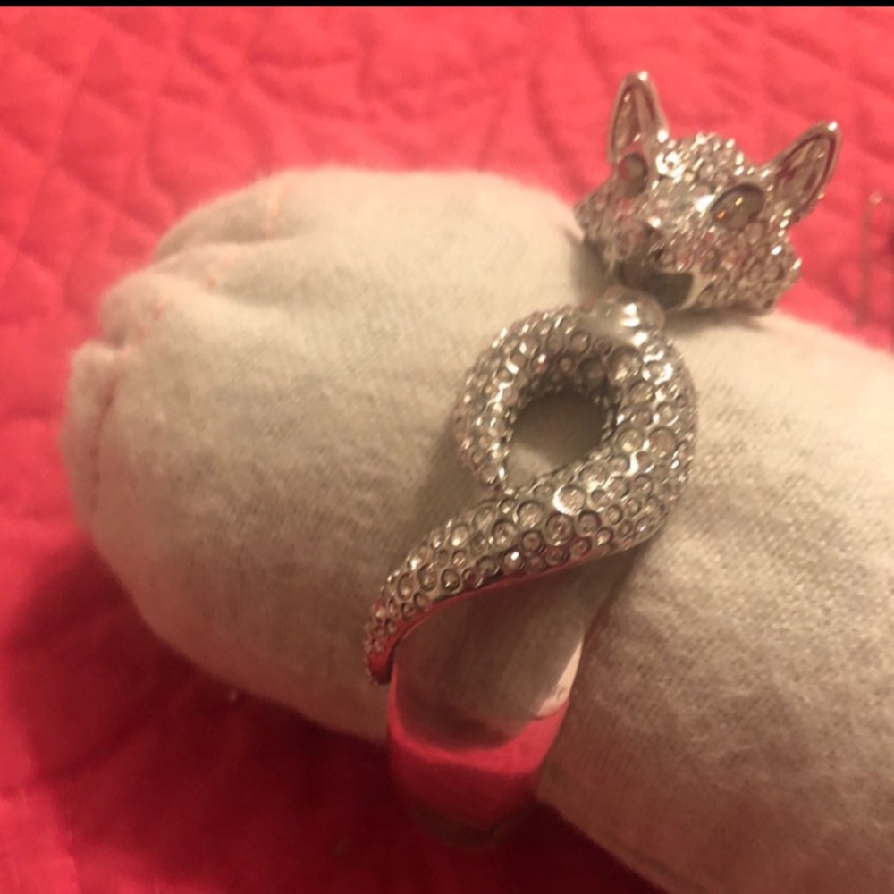 ELEGANT ALEXIS BITTAR CLEAR
LUCITE AND RHINESTONES SLY FOX
HINGED BRACELET - Picture 2 of 8